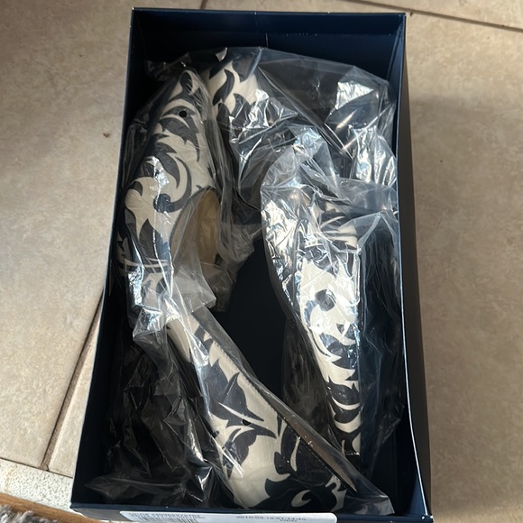 Anna Klein Heels - Picture 7 of 8